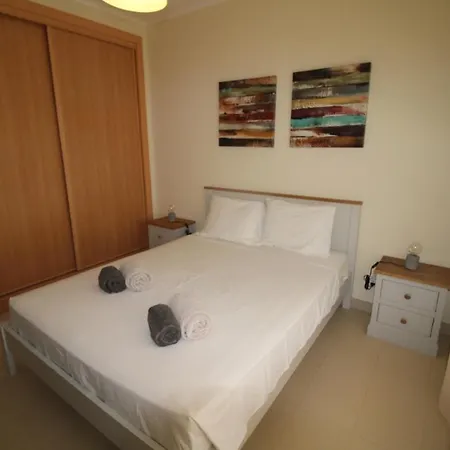 Sunny Golf & טאווירה