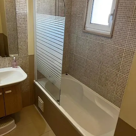 Sunny Golf & טאווירה