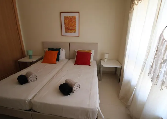 Sunny Golf & Daire Tavira